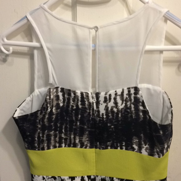 BCBG MAXAZRIA Dress Size 2 - Picture 7 of 11